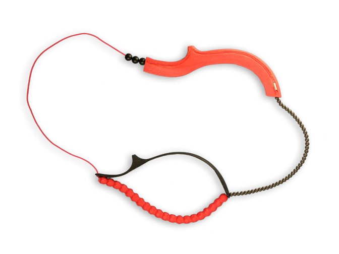 Lourdes Carmelo  - Collar " Melodia salvaje para violín nº 1" - fusta, vidre, atzabeja, plàstic, plata 450€